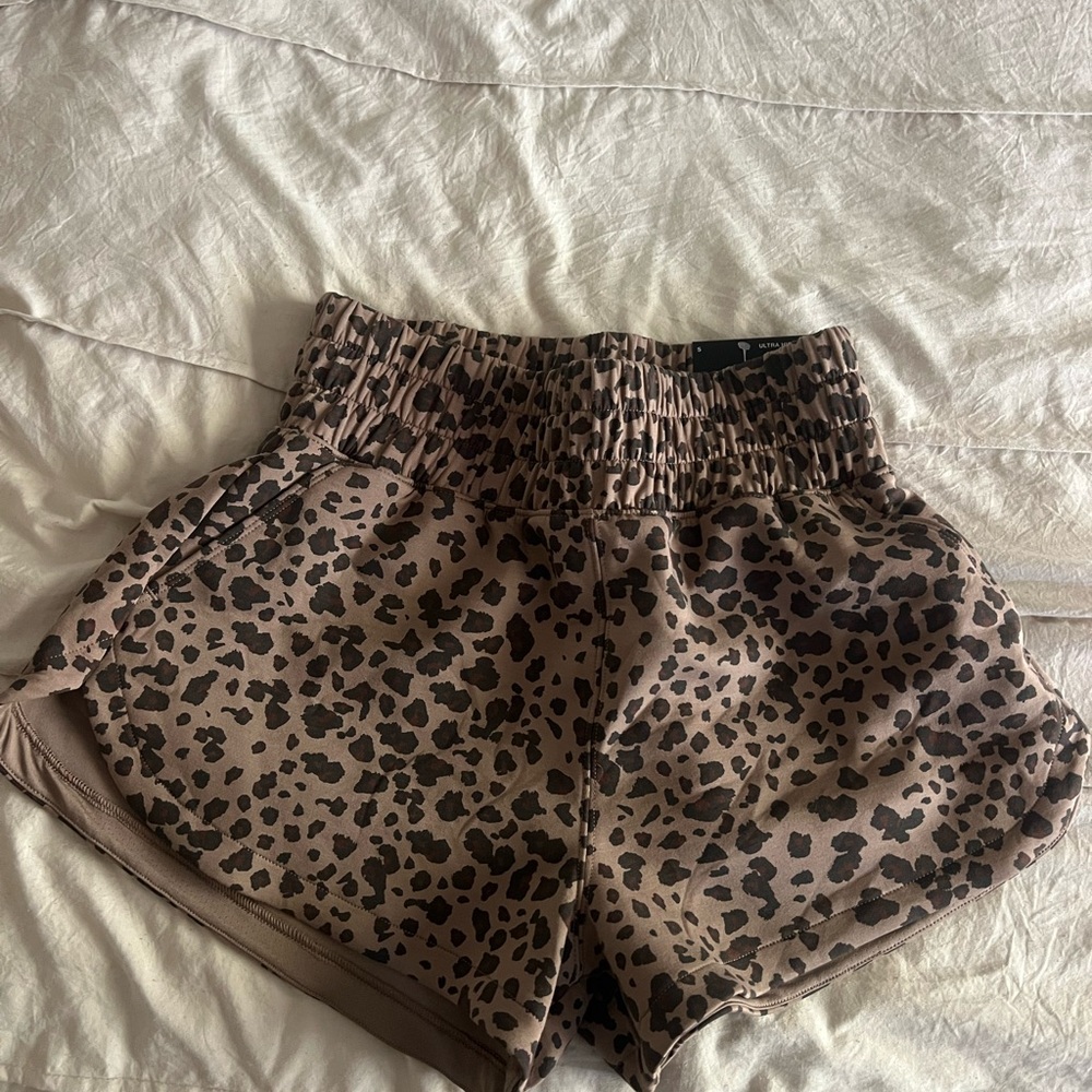 NWT- Abercrombie YPB short
